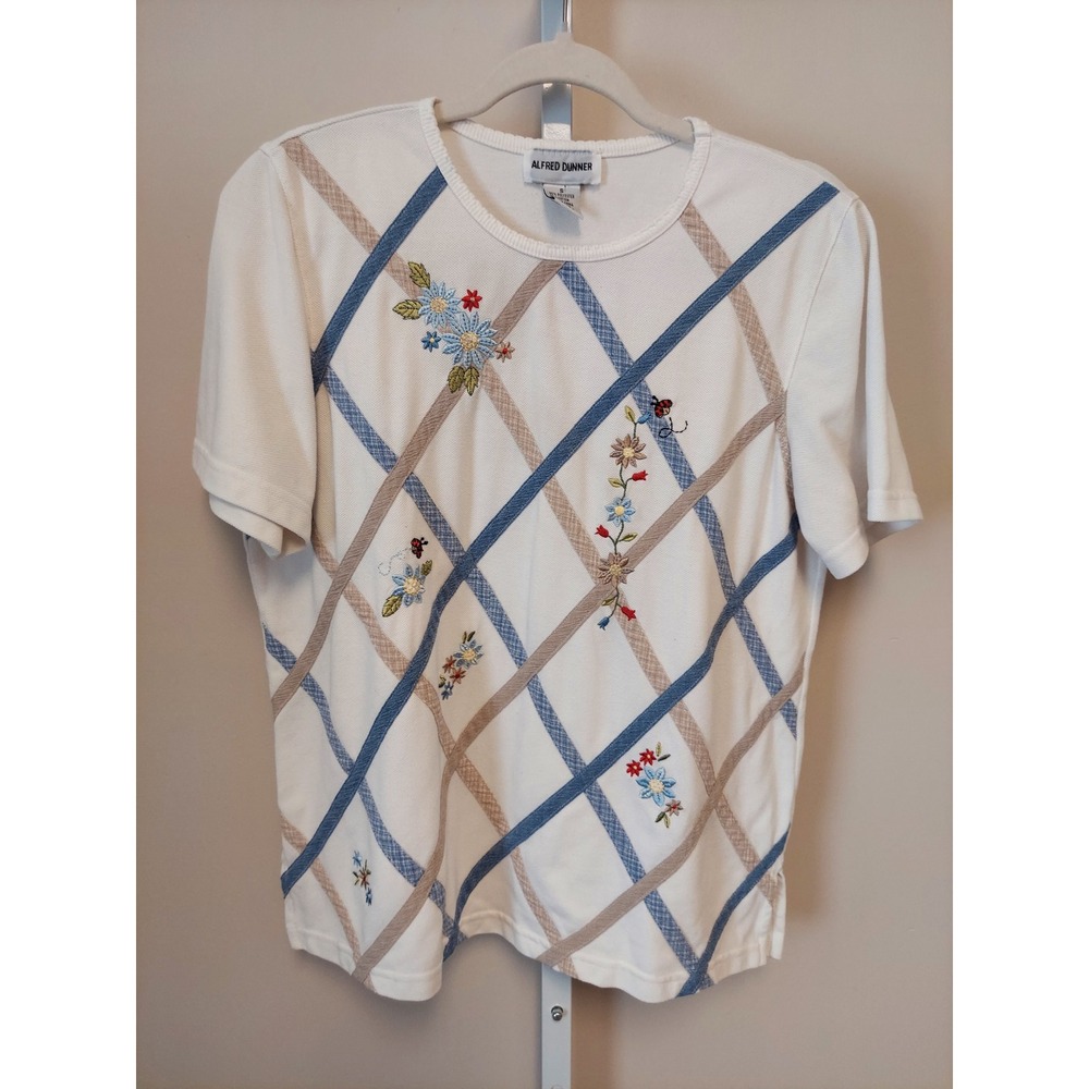 Vintage Grandmacore Top White Floral Embroidered Ladybug Top S Gardening Picnic